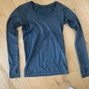 Lululemon grey long sleeve swiftly tech!